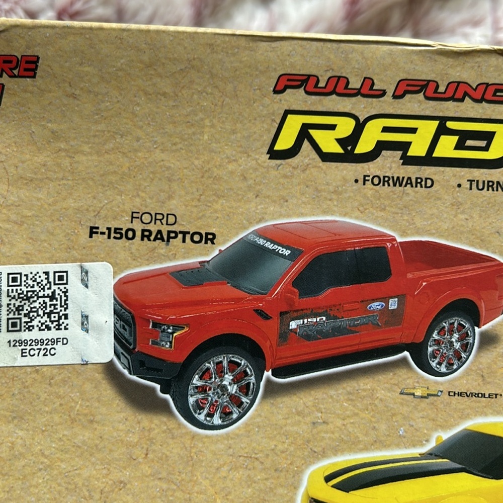 Radio Control Full Function red pick up - Picture 3 of 3